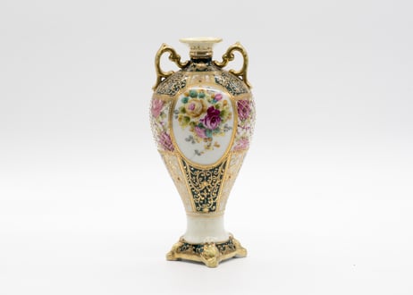 薔薇紋花瓶、1910年（英国）オールドノリタケ