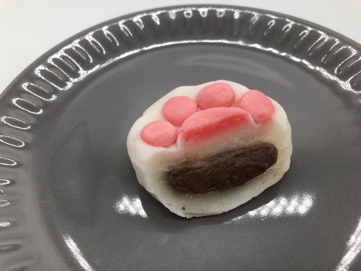 スイカからちょこん♡白ねこちゃん 猫モチーフのかわいいお菓子でプレゼントに最適！】こねこのしおちゃん