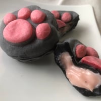 【ちょっぴりプレミアムなかわいいお菓子でプレゼントに最適！】くろねこのしおちゃん（10個セット　チョコ・カスタード・イチゴミルク・クリームチーズ・ずんだ　各2個）