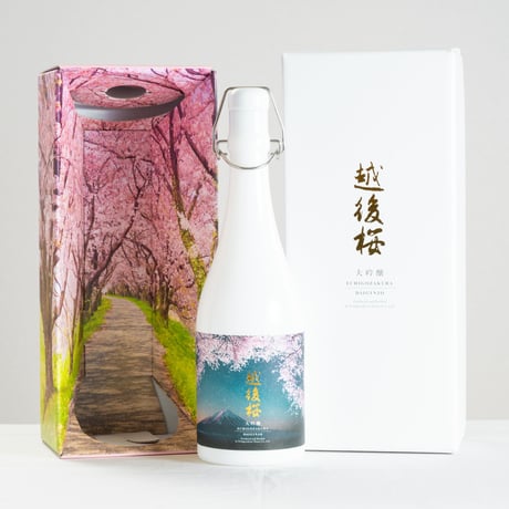 「越後桜　大吟醸720ｍｌ」SAKURAシリーズ