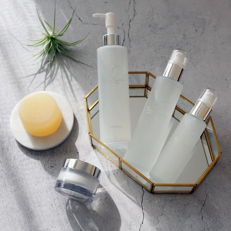 ルナシューネ①美容ローション ②美容エッセンス ③美容ゲル