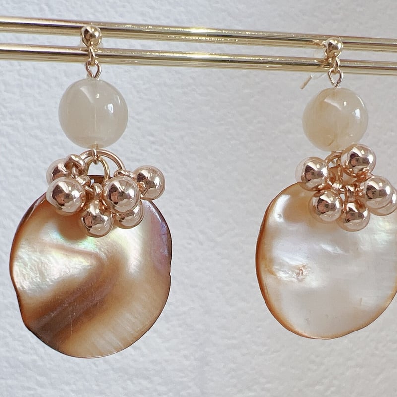 ブラウンシェルピアス・イヤリング | peth handmade accessory store