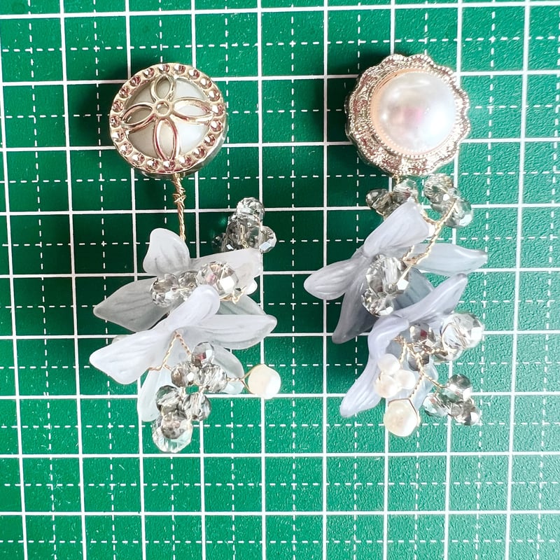 ワイヤービーズのフラワーピアス・イヤリング | peth handmade