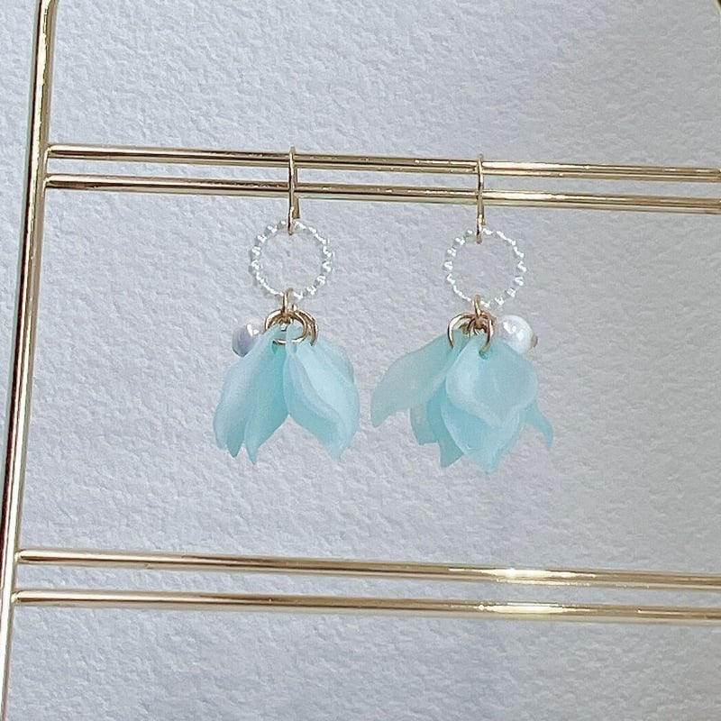 ブルーの花びらピアス・イヤリング | peth handmade accessory store 
