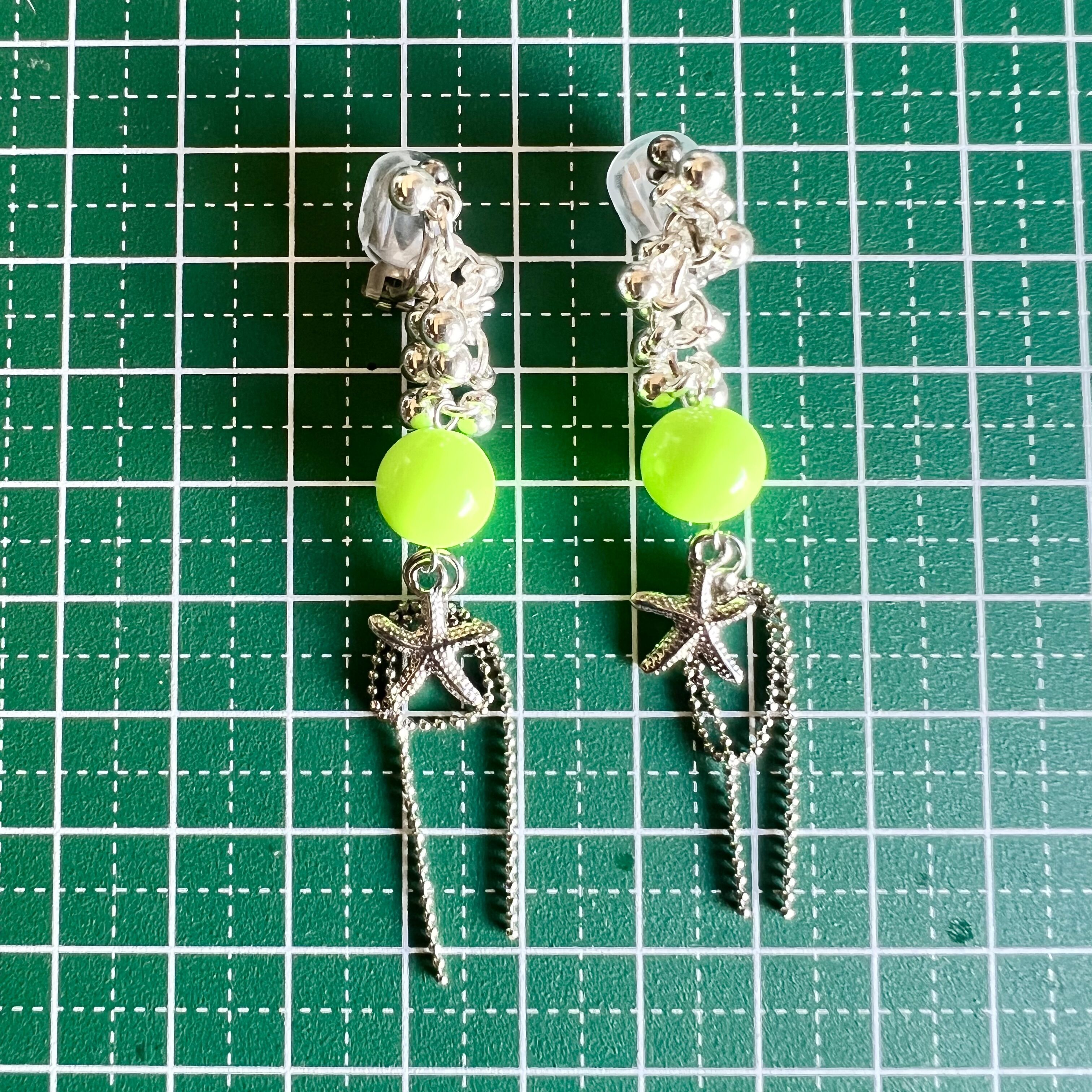 シルバーネオンのsummerピアス・イヤリング | peth handmade accesso