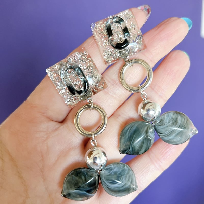 シルバーブラックピアス・イヤリング | peth handmade accessory store