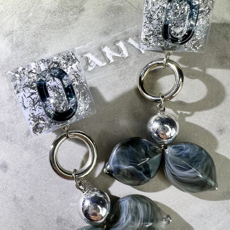 シルバーブラックピアス・イヤリング | peth handmade accessory store