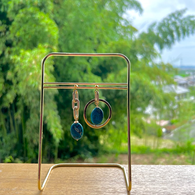 天然石チャームのエスニックターコイズブルーピアス・イヤリング