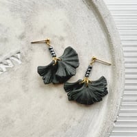 ブラウンシェルピアス・イヤリング | peth handmade accessory store