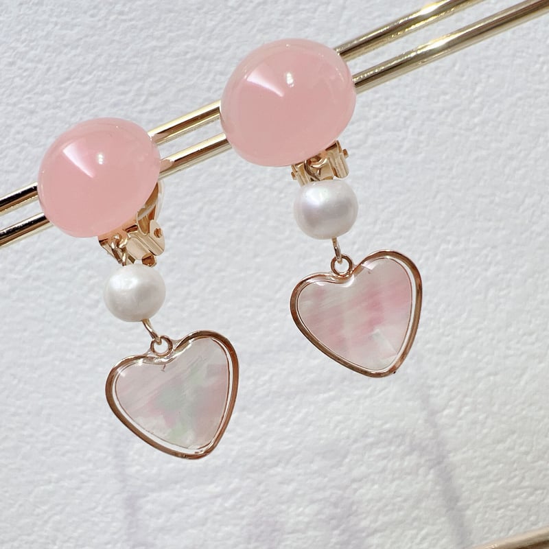 Mさま専用♡シェルピアス イヤリング K10 シェル スタッドピアス（フラワー：ホワイト）- me