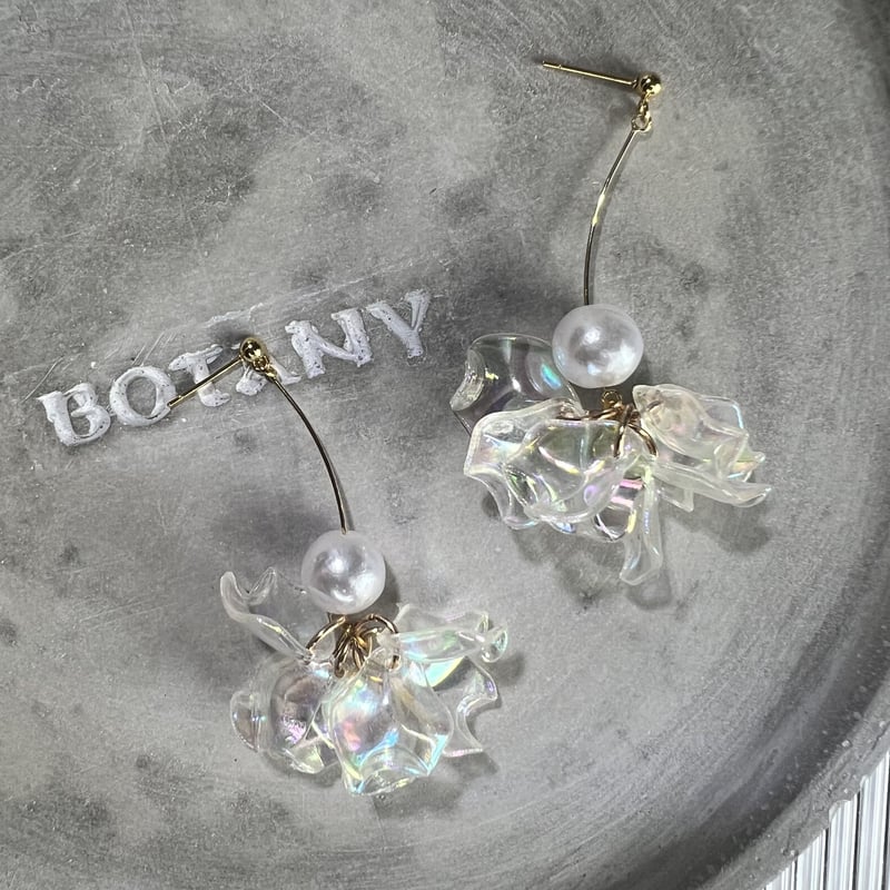 花びらのオーロラピアス・イヤリング | peth handmade accessory store