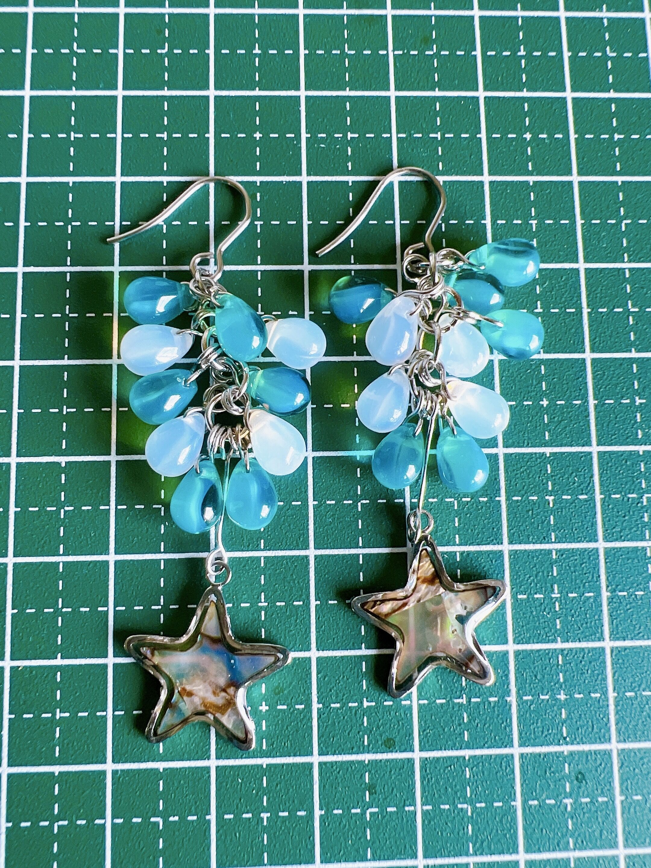 2 クリア×フロストレジンとチェコガラスアシメデザイン　ピアス・イヤリング チェコガラスのシェルスターピアス・イヤリング | peth handmade