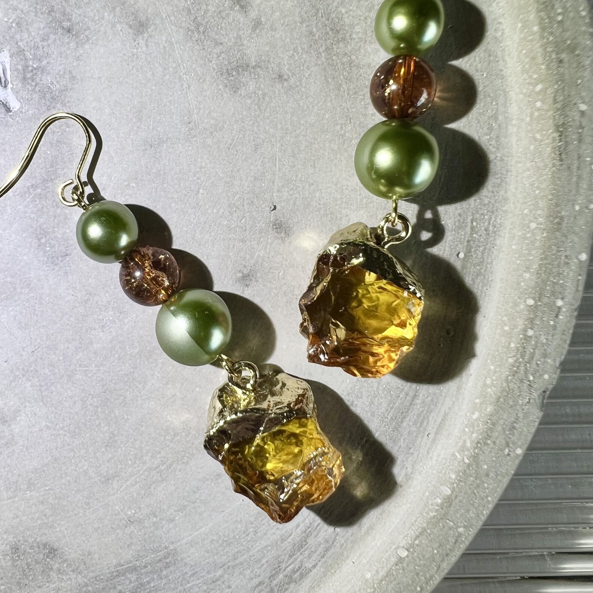 ハーフパールのべっ甲ピアス・イヤリング | peth handmade accessory s