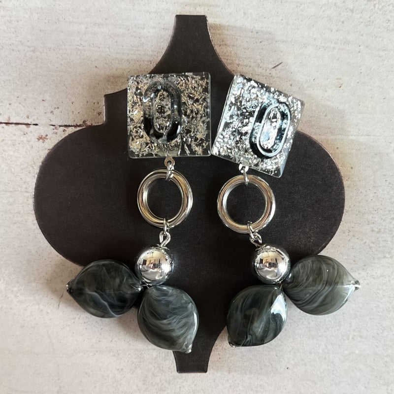 シルバーブラックピアス・イヤリング | peth handmade accessory store