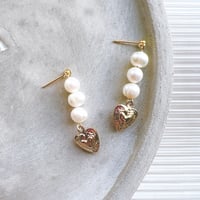 淡水パールとハートチャームピアス・イヤリング