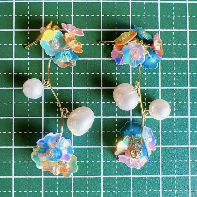 【ハンドメイド】055 アリッサムとレースフラワー、パールのピアス/イヤリング ビーズキット レースフラワー・ピアス ( イヤリング ) キット