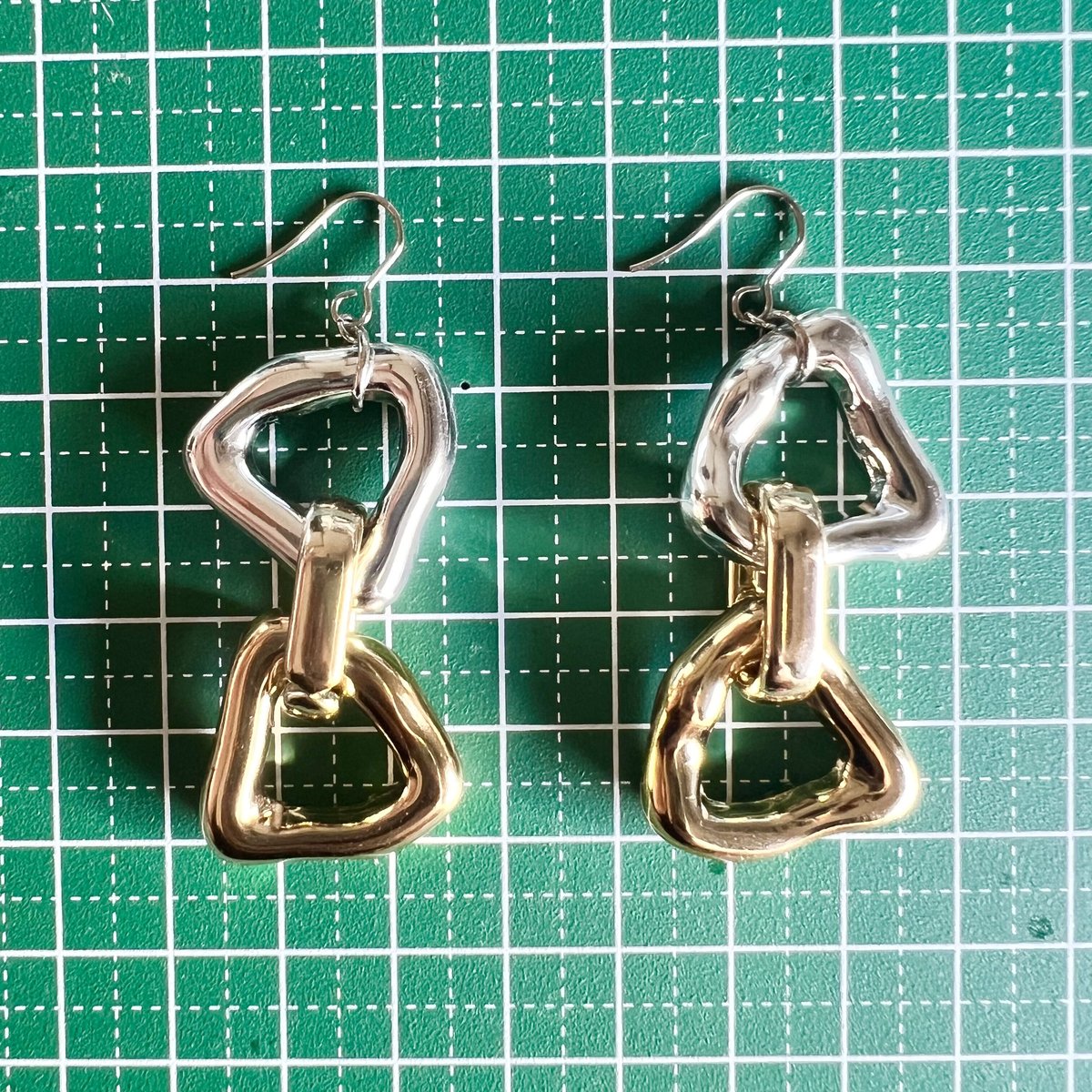 ナコ。様大ぶりピアス　ハンドメイドピアスシルバーアクセサリーゴールドアクセサリー ナコ。様 大ぶりピアス。ハンドメイドピアス シルバー ゴールド