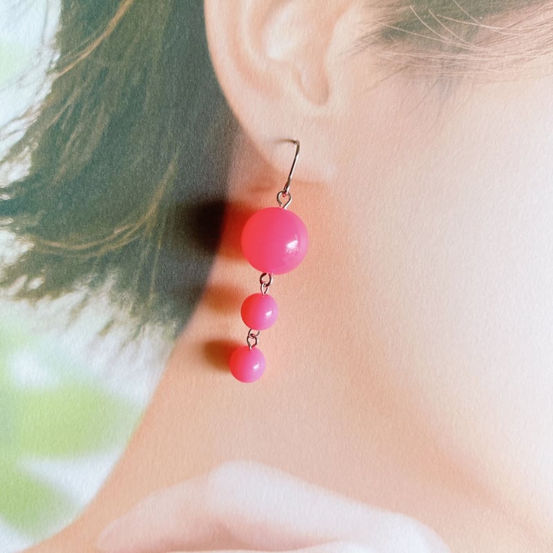 カラバリ4色】アシメネオンピアス・イヤリング | peth handmade accesso 