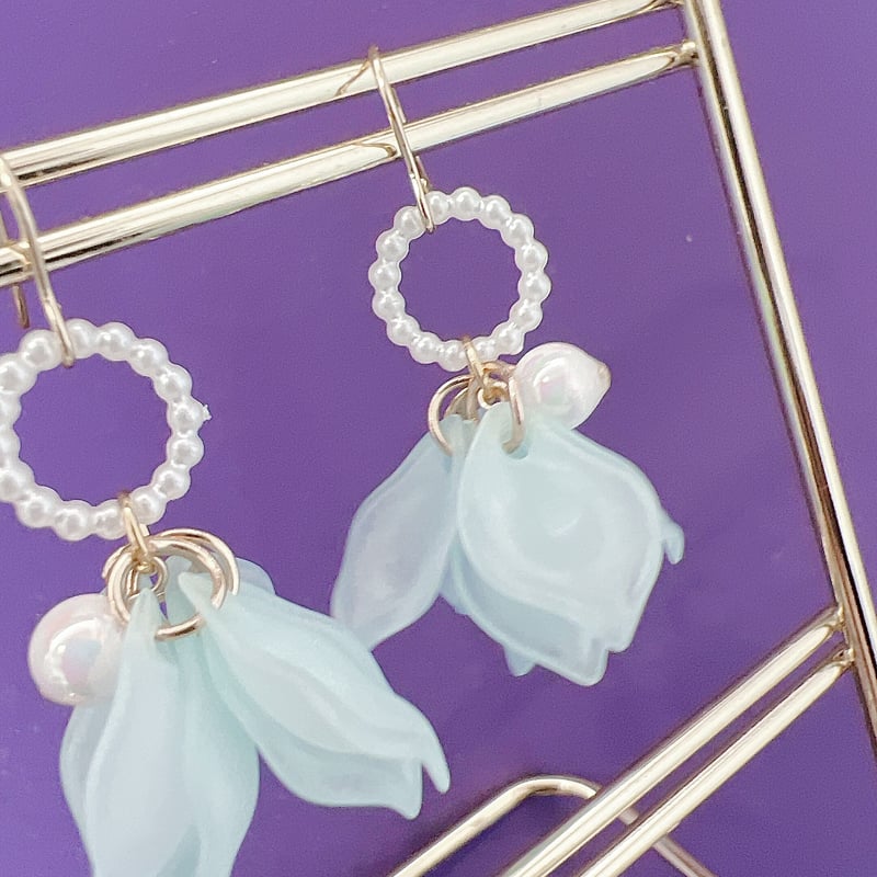 ブルーの花びらピアス・イヤリング | peth handmade accessory store