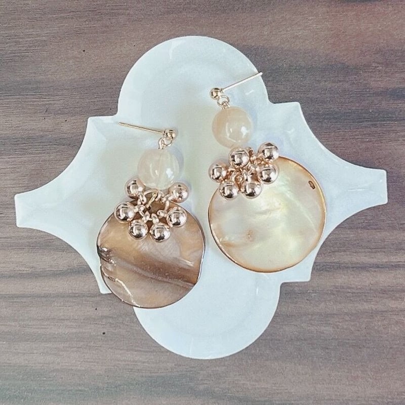 ブラウンシェルピアス・イヤリング | peth handmade accessory store