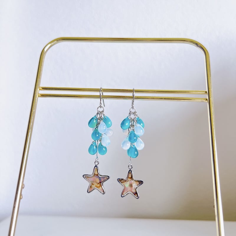 【609】クリスマス 限定 ピアス イヤリング ハンドメイド ガラス スター チェコガラスのシェルスターピアス・イヤリング | peth handmade