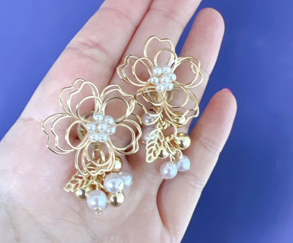お花とゴールドパールのピアス・イヤリング | peth handmade accessory 