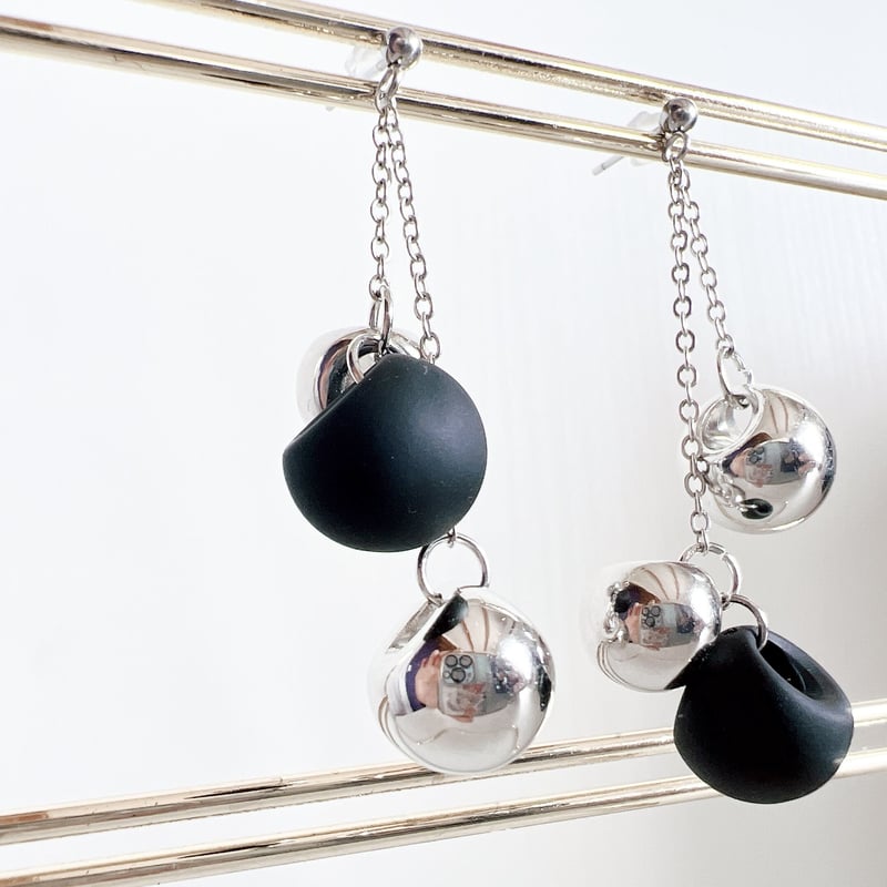 シルバーブラックのピアス・イヤリング | peth handmade accessory store