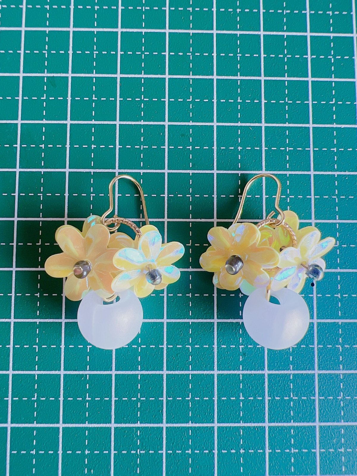 ヒマワリみたいなピアス・イヤリング | peth handmade accessory store