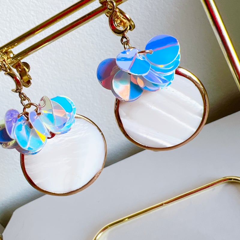 オーロラシェルのムーンピアス・イヤリング | peth handmade accessory