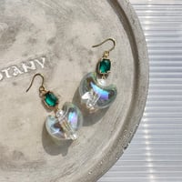 グリーンビジューのムーンピアス・イヤリング