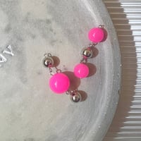 【カラバリ4色】ランダムネオンシルバーピアス・イヤリング