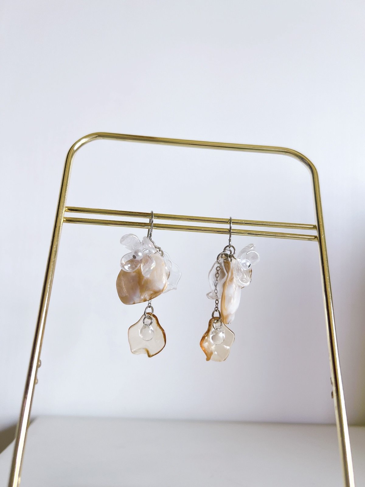 ブラウンシェルピアス・イヤリング | peth handmade accessory store