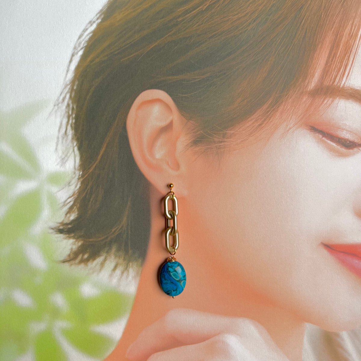 天然石チャームのエスニックターコイズブルーピアス・イヤリング