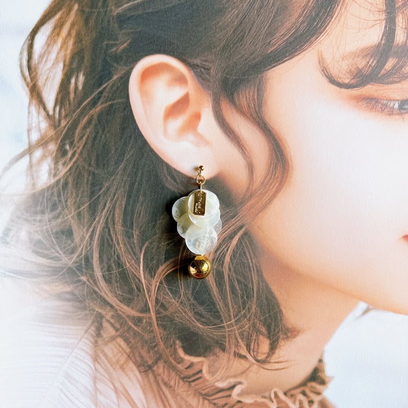 すずなりシェルピアス・イヤリング | peth handmade accessory store
