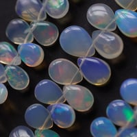 【遊色良好】エチオピアン産オパール　スムース　ペアシェイプ