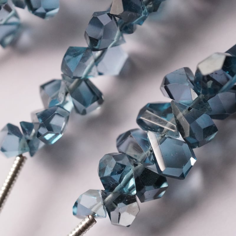 ロンドンブルートパーズ ラフ ドロップ | Sea gems ロンドンブルートパーズ ラフ ドロップ | Sea gems