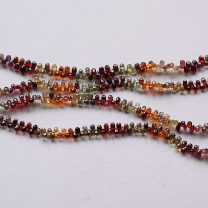 高品質】タンドラサファイア（ガーネット） ブリオレットドロップ