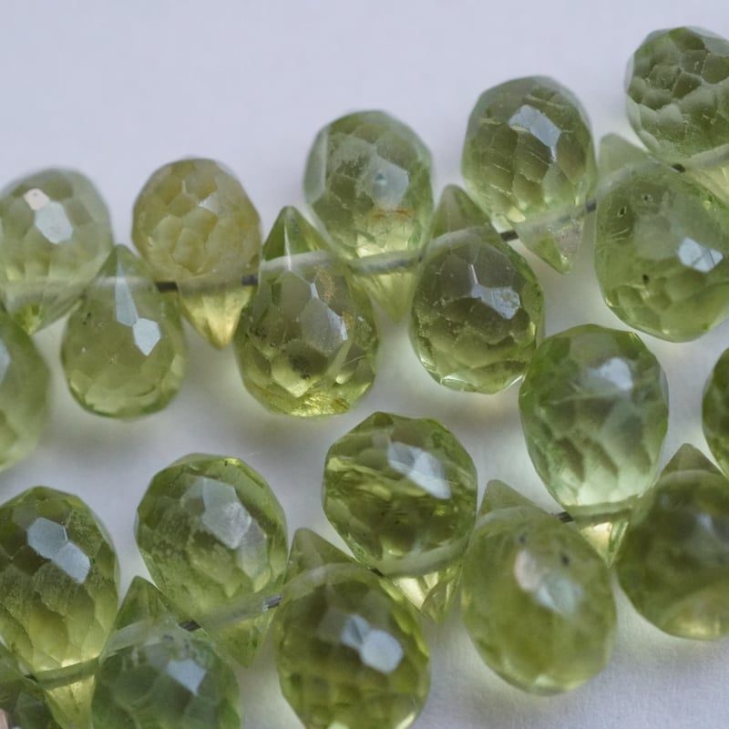 希少　大粒　ペリドット H36 ペリドット 小粒 ブリオレット ドロップ | Sea gems
