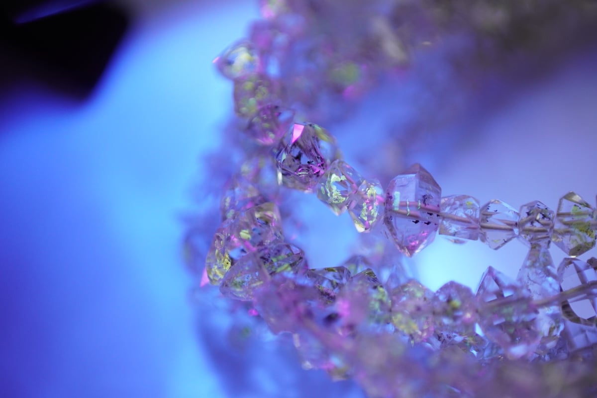 パキスタン産オイルインクォーツ （ハーキマーダイヤモンド型両剣水晶  