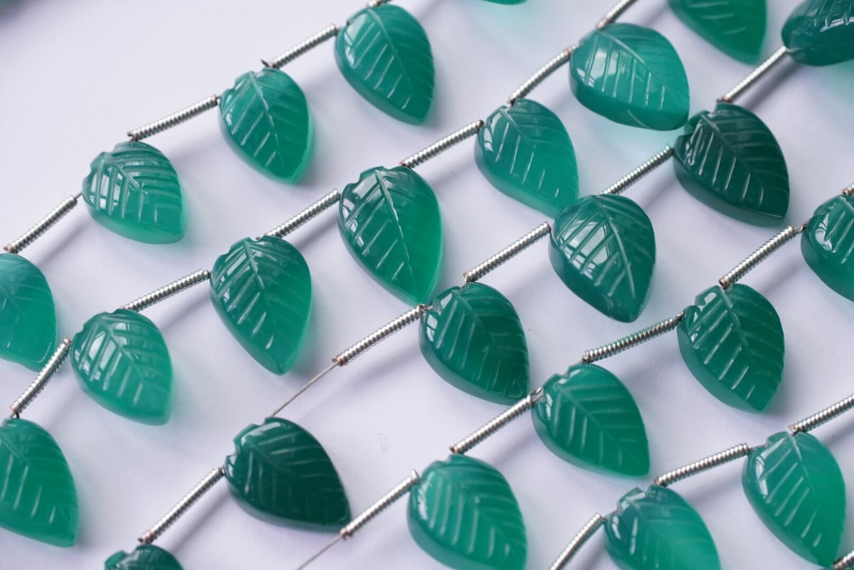 Kaya グリーンバンデッドオニキス リーフカービング 14kgf 他1点 Kaya