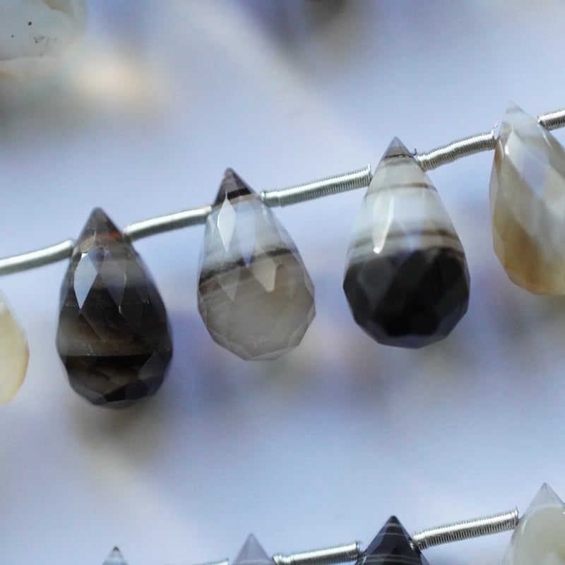 高品質】ブラックバンデッドアゲート ブリオレット ドロップ | Sea gems