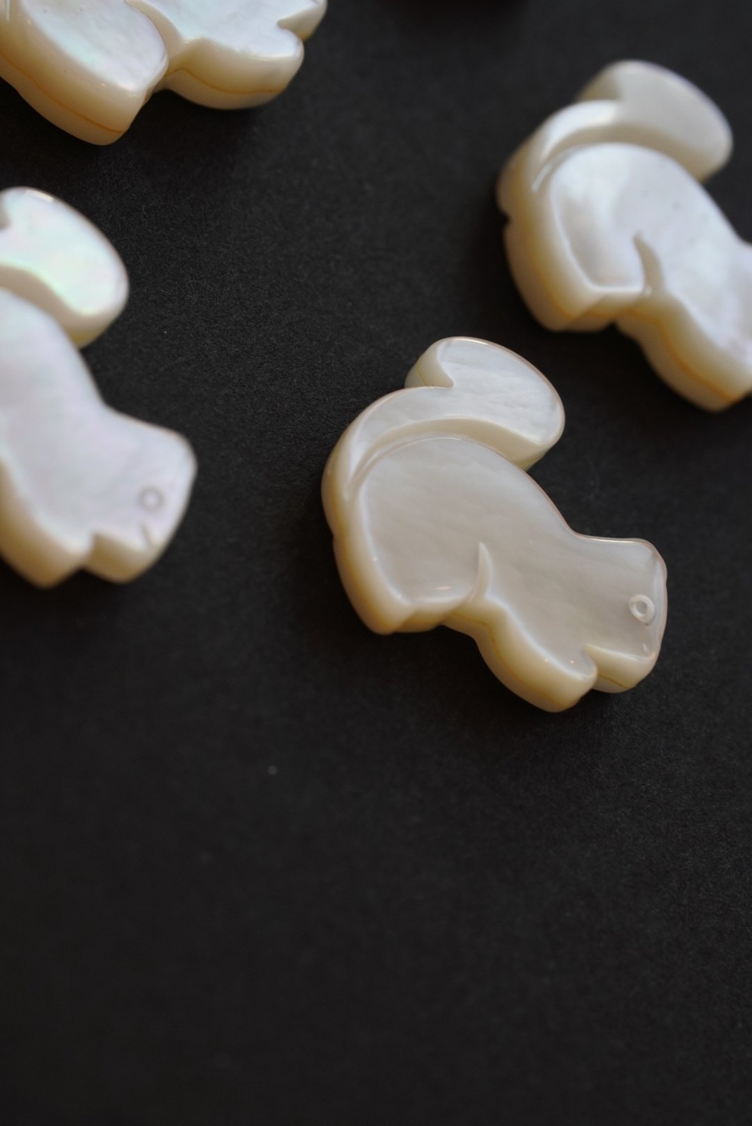 これは美しい！水晶リスカービング ♡幸運を呼ぶ・可愛いリスのラッキーアイテム ♡ 『天然・水晶