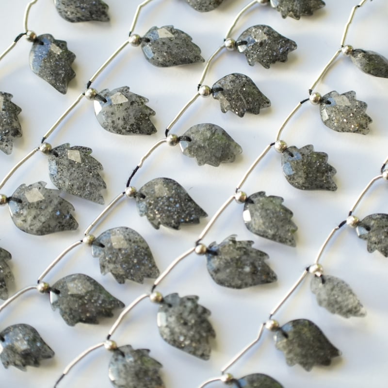 ブラックサンストーン カービング ウイング | Sea gems