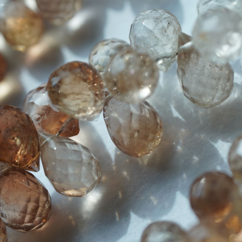 レア石　ブラウントパーズ ブラウントパーズ 大粒 ブリオレット ドロップ | Sea gems