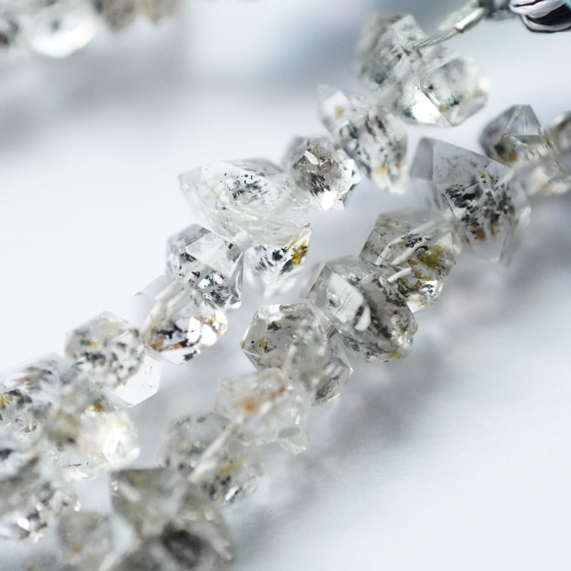 パキスタン産オイルインクォーツ （ハーキマーダイヤモンド型両剣水晶