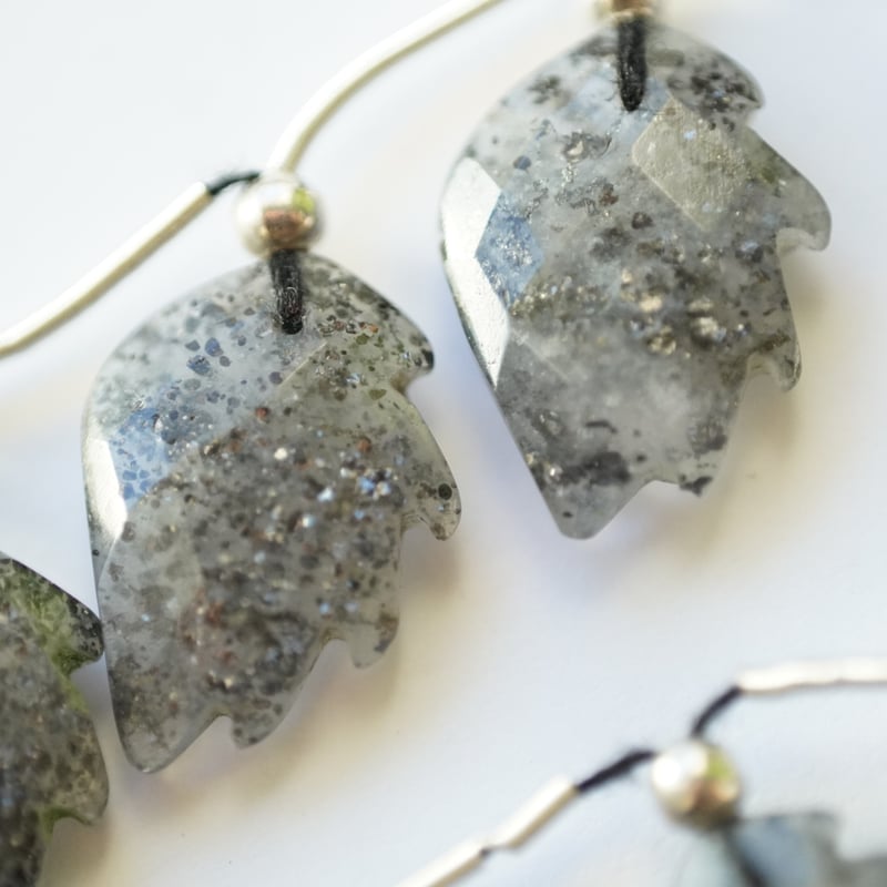 ブラックサンストーン カービング ウイング | Sea gems