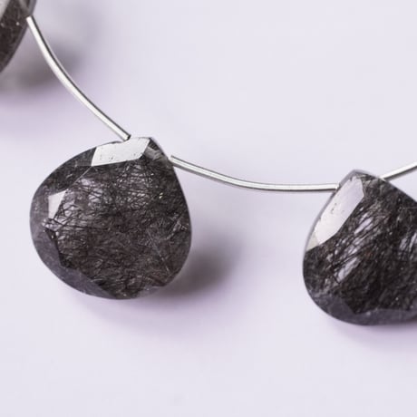 【1点もの・高品質】ブラックルチルインクォーツ　大粒　ファセット マロン