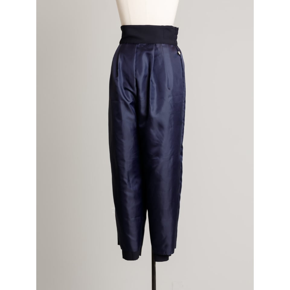 RELAX TUCK PANTS/Navy | FREY 