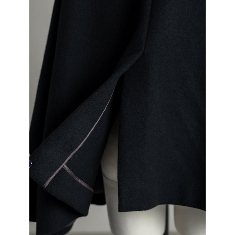 美中古品　FREY 2025 Spring ジャージーコート　フリーサイズ STAND HALF COAT/Black | FREY