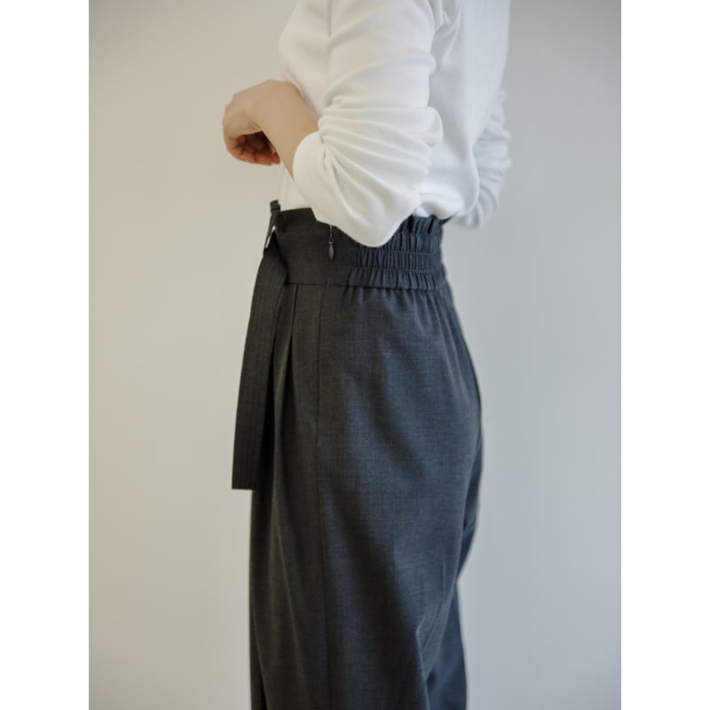 RELAX TUCK PANTS/Gray | FREY